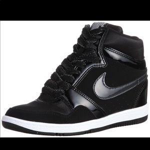 women's nike black wedge sneakers